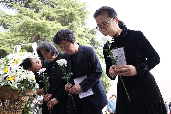 南京大屠杀死难者清明祭仪式举行